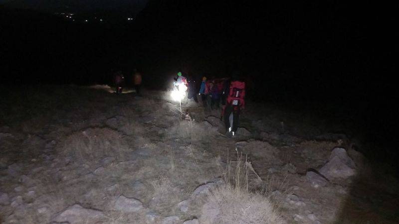 نجات ۲ کوهنورد گرفتار در صخره‌های روستای میر طالقان