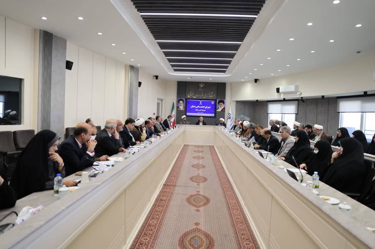 نقش بانوان در جهاد تبیین و تحکیم بنیان خانواده، بی‌بدیل است