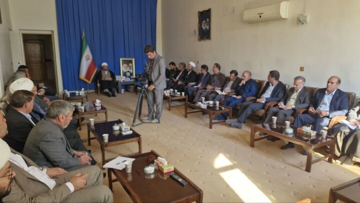 امام جمعه ایلام: حضور مردم در ص��نه نماد بصیرت و ضامن اقتدار نظام اسلامی است