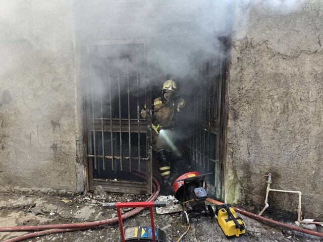 آتشسوزی در کارگاه رنگرزی شهرک گلریز؛ یک نفر جان باخت