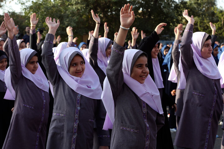 سنگر مشترک" خانه و مدرسه"؛ رمز تربیت نسل آگاه و مقابله با نفوذ بیگانه