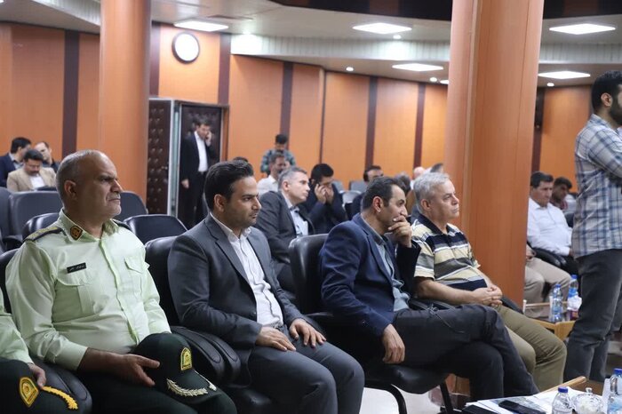 معاون وزیر راه: توسعه خطوط ریلی اقتصاد قم را رونق می‌بخشد