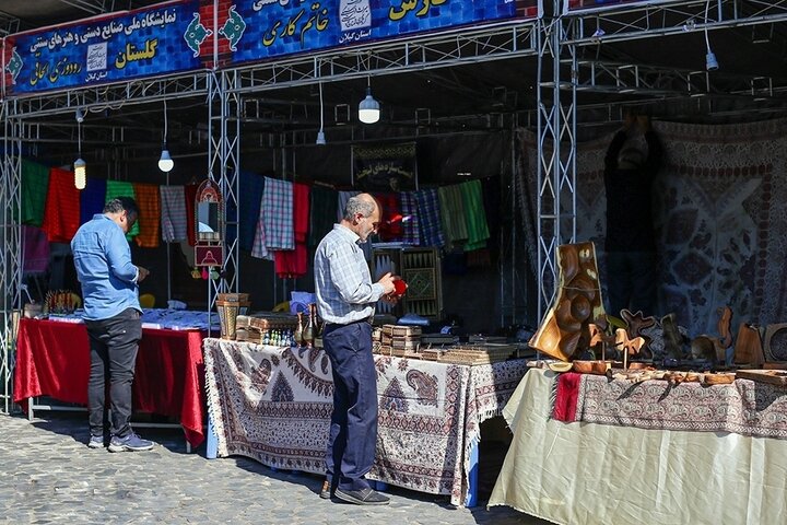 سرپرست معاونت صنایع دستی آذربایجان غربی: تسهیل فروش صنایع دستی هنرمندان به جد دنبال می‌شود
