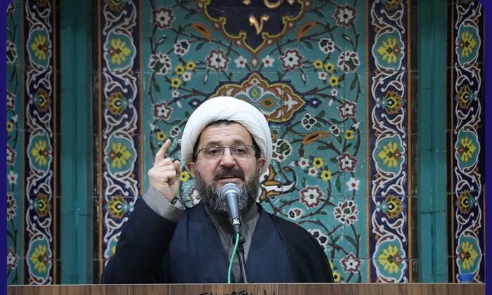 کارشناس اجتماعی: پیروی از ولایت فقیه راه عزت و سعادت است