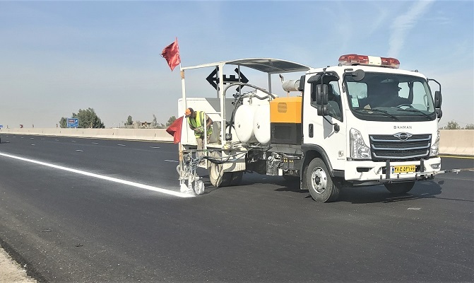 طرح خط کشی آزاد راه قم- کاشان آغاز شد طرح خط کشی آزاد راه قم- کاشان آغاز شد