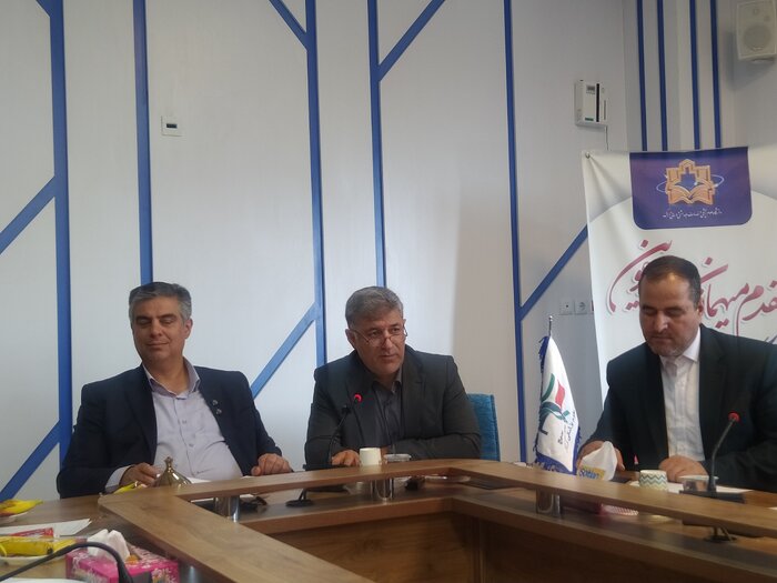 استاندار: کاهش آلودگی هوای اراک اولویت کاری استانداری مرکزی است