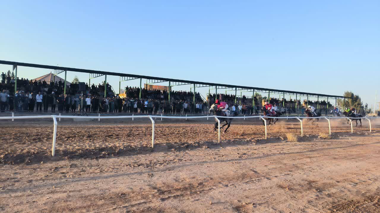 درخشش چابکسواران ۱۵ استان در پایان رقابتهای اسبدوانی یزد درخشش چابکسواران ۱۵ استان در پایان رقابتهای اسبدوانی یزد