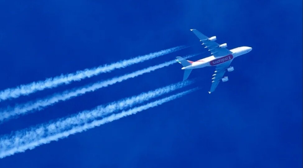 چه میشود اگر سرعت هواپیما از سرعت چرخش زمین بیشتر باشد؟