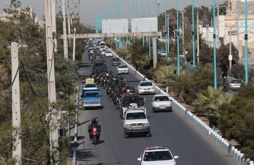 رژه موتوری و خودرویی نیروهای نظامی و انتظامی در یزد