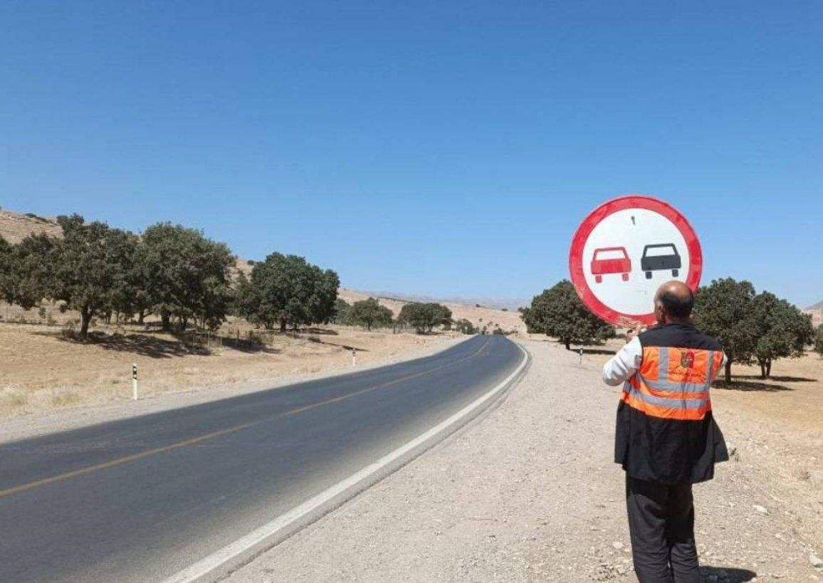 ایمن‌سازی جاده‌های ایلام با نصب ۷ هزار تابلو هشداردهنده