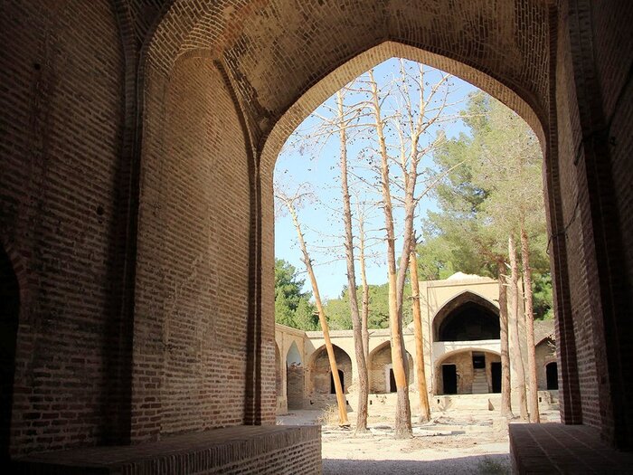 فرصتسوزیِ سرمایهگذاری در کاروانسرای دامغان