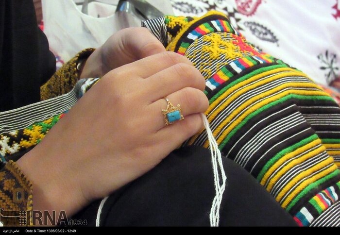 احیای هنر «سوزن‌دوزی» در دستان خلاق بانوی شیروانی