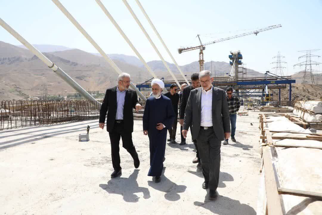 بازدید معاون حقوقی رئیس‌جمهور از طرح کنارگذر شمالی کرج