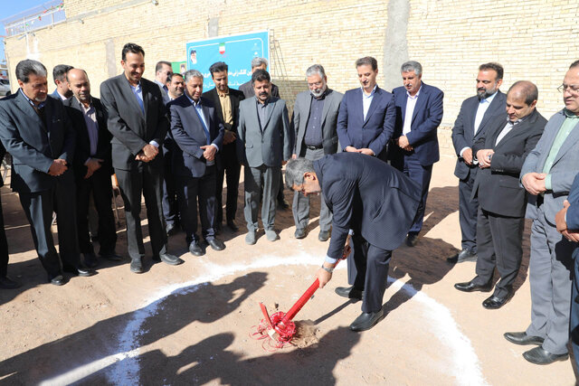 افتتاح و کلنگ‌زنی دو مدرسه در یزد به مناسبت دهه فجر