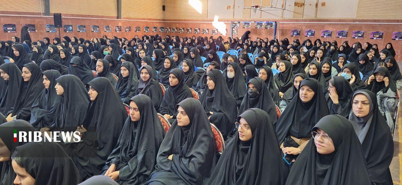 آیین گرامیداشت هفته پدافند غیرعامل در مدرسه آقا حسین بن علی (ع) آیین گرامیداشت هفته پدافند غیرعامل در مدرسه آقا حسین بن علی (ع)